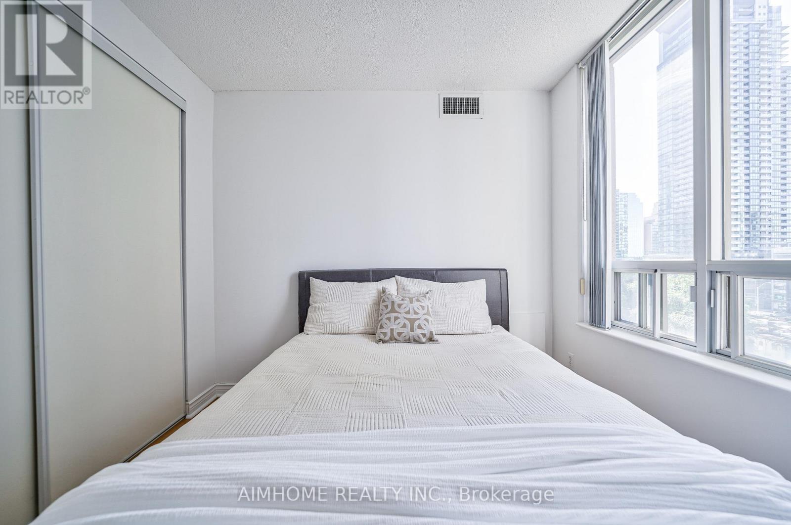710 - 256 Doris Avenue, Toronto, Ontario  M2N 6X8 - Photo 26 - C12165842