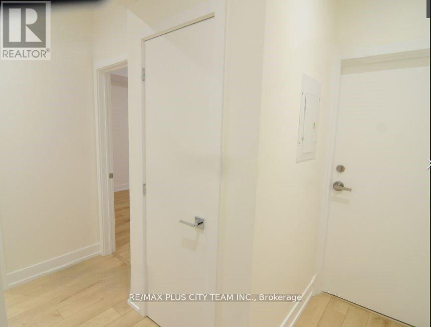 Main - 1049 College Street, Toronto, Ontario  M6H 1B1 - Photo 18 - C12165899