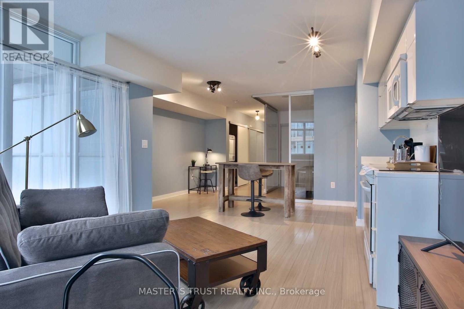 932 - 21 Iceboat Terrace, Toronto, Ontario  M5V 4A9 - Photo 2 - C12165912