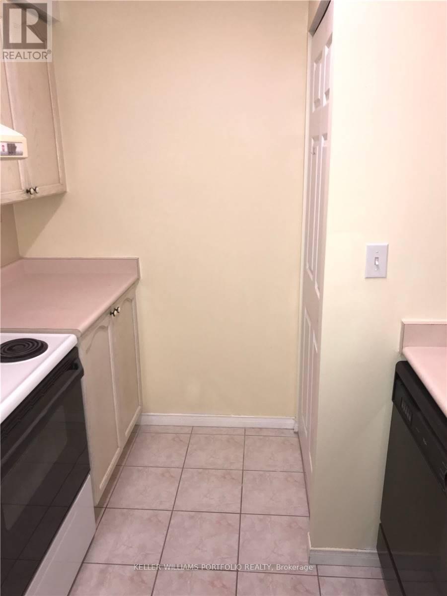 906 - 1 Pemberton Avenue, Toronto, Ontario  M2M 4L9 - Photo 5 - C12165941