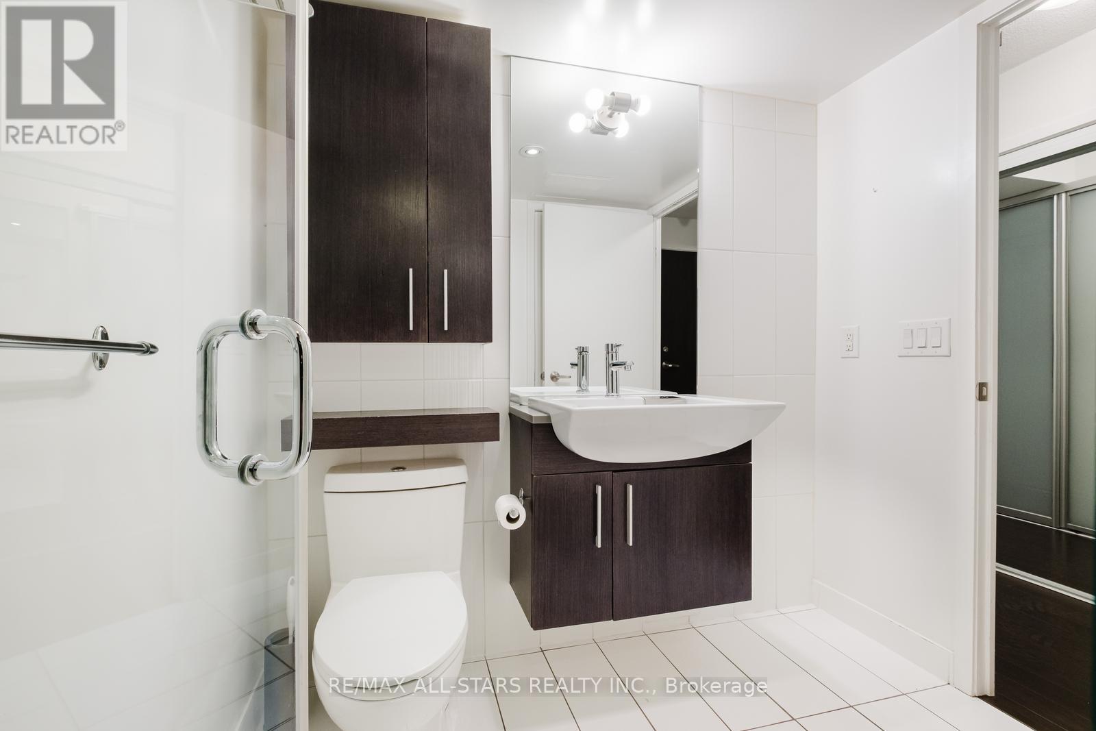 620 - 8 Telegram Mews, Toronto, Ontario  M5V 3Z5 - Photo 8 - C12165996