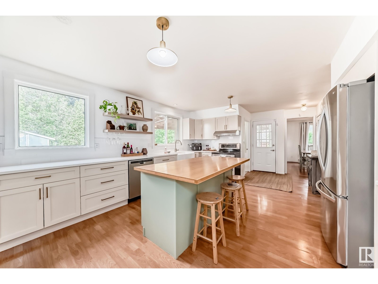 13823 23 St Nw, Edmonton, Alberta  T5Y 1C1 - Photo 4 - E4437832