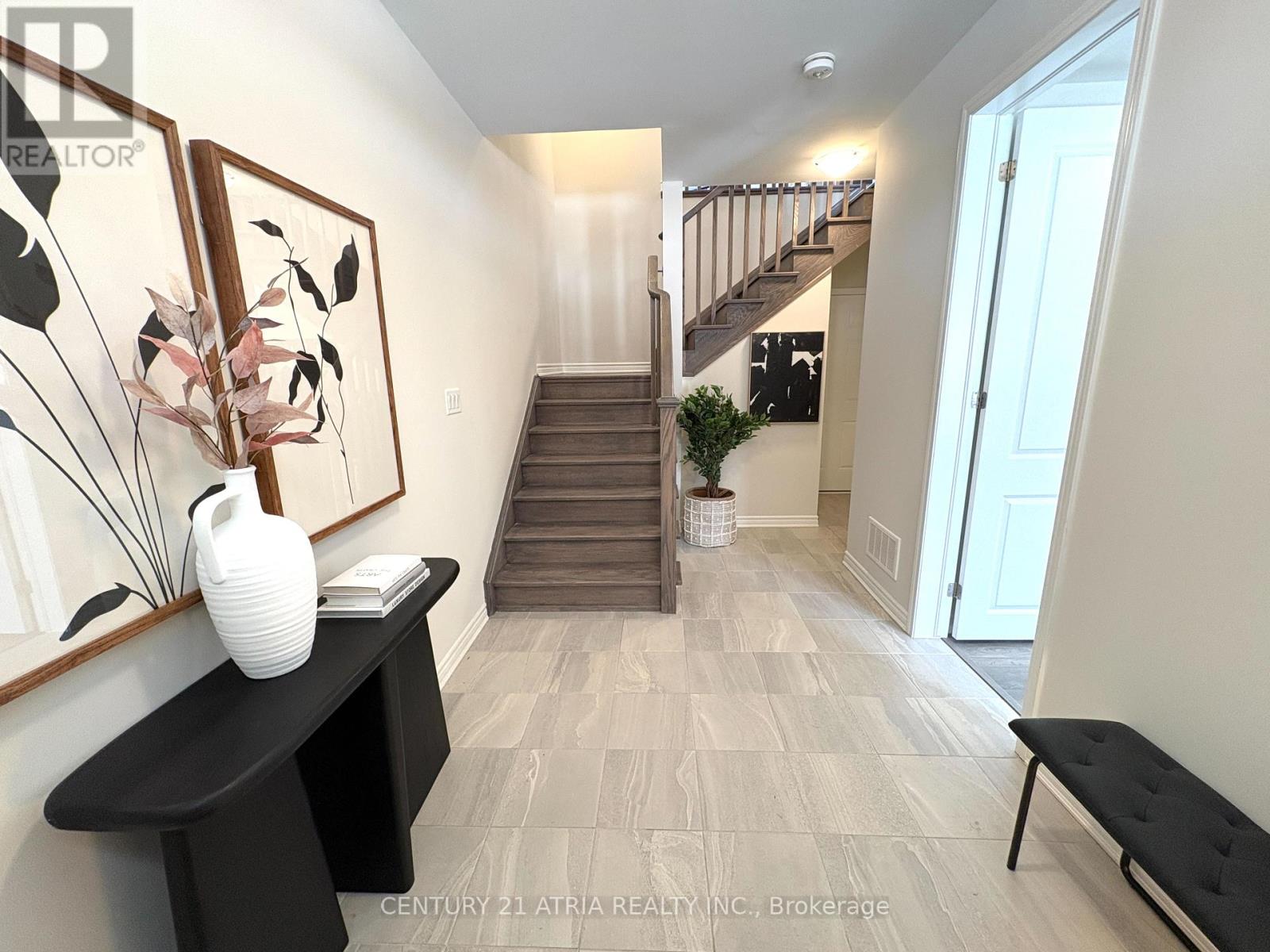 3340 Thunderbird Promenade, Pickering, Ontario  L1X 0N1 - Photo 2 - E12166050
