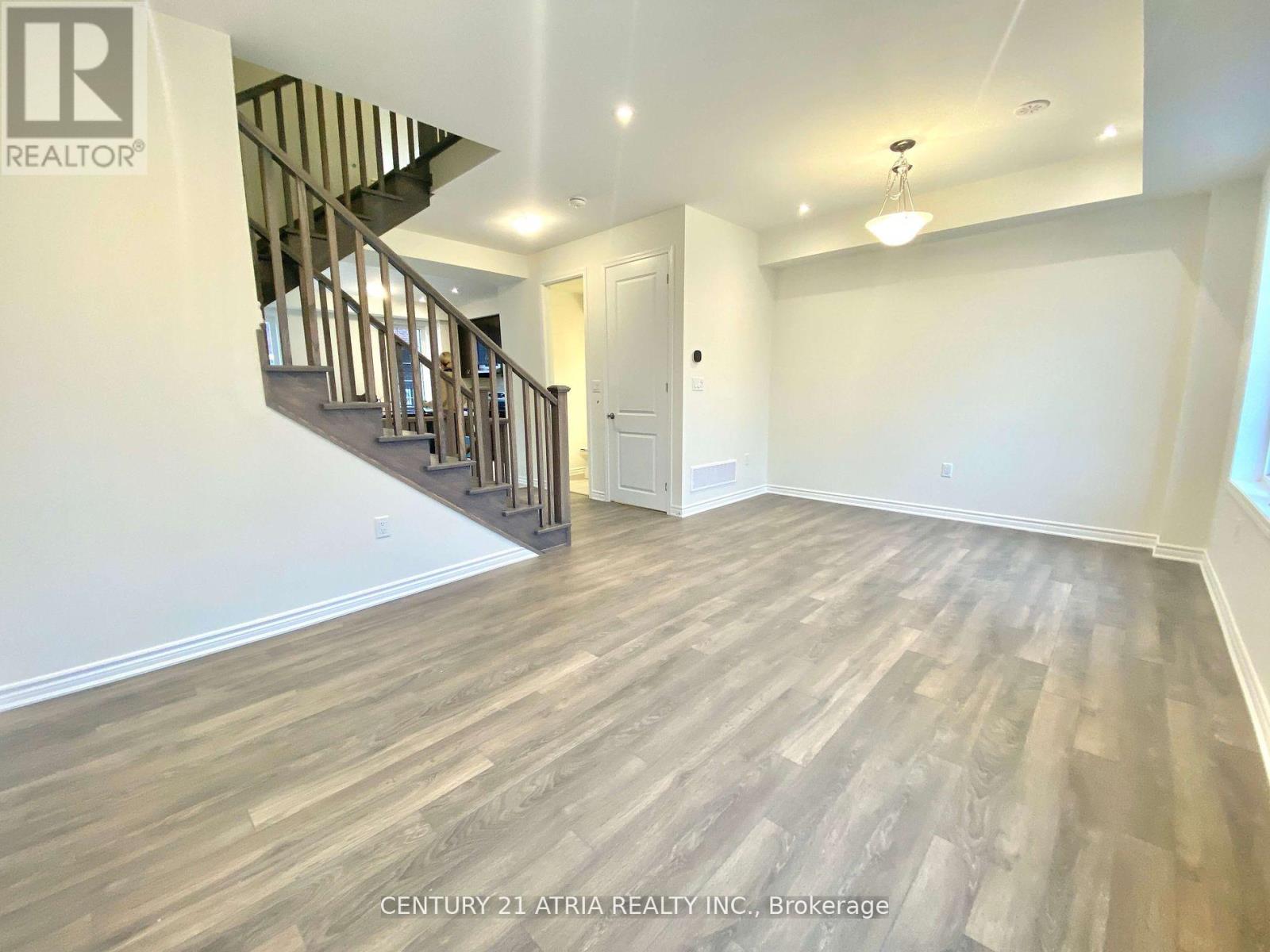 3340 Thunderbird Promenade, Pickering, Ontario  L1X 0N1 - Photo 3 - E12166050