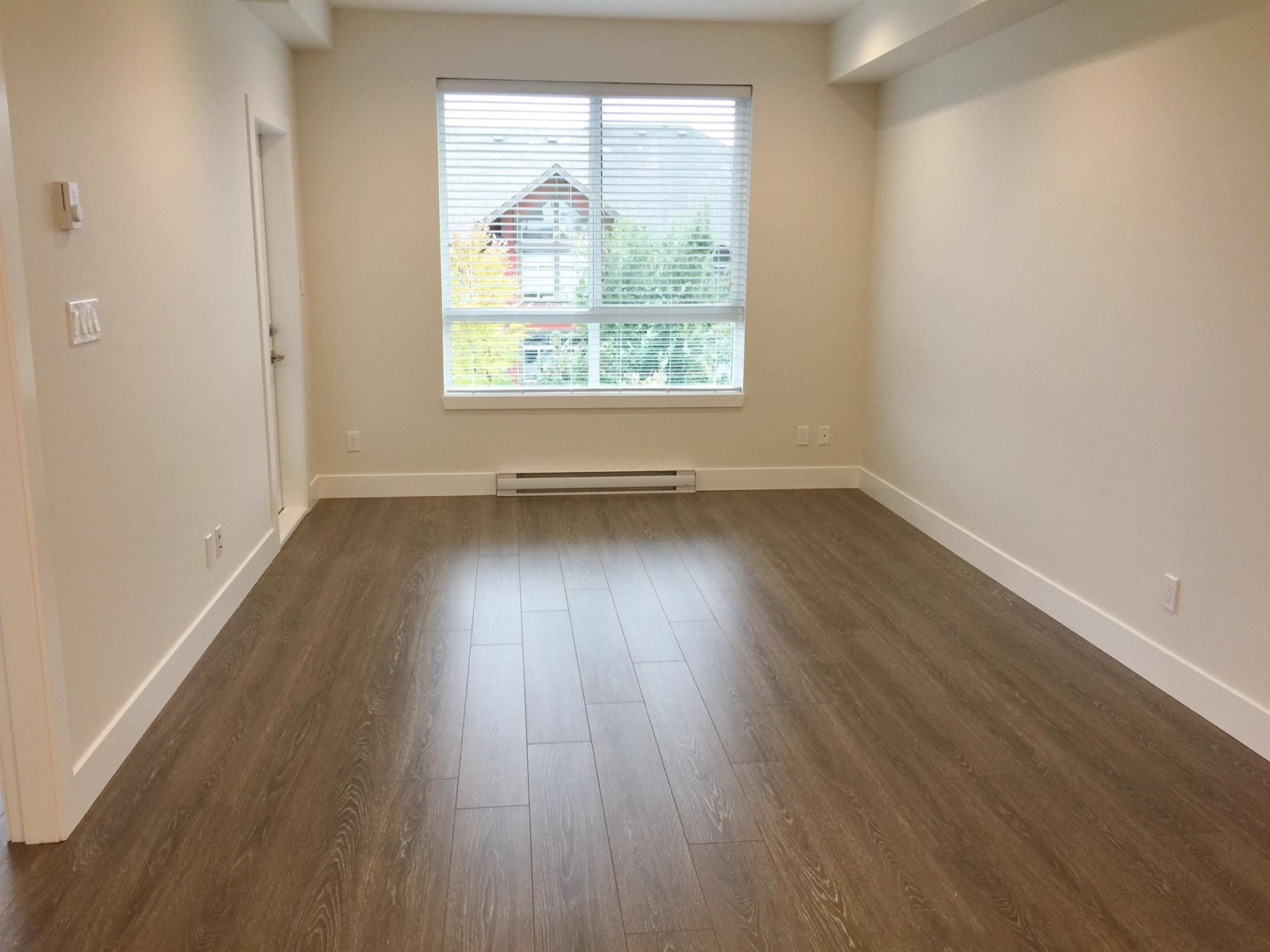 Property at 418 15351 101 AVENUE image 2