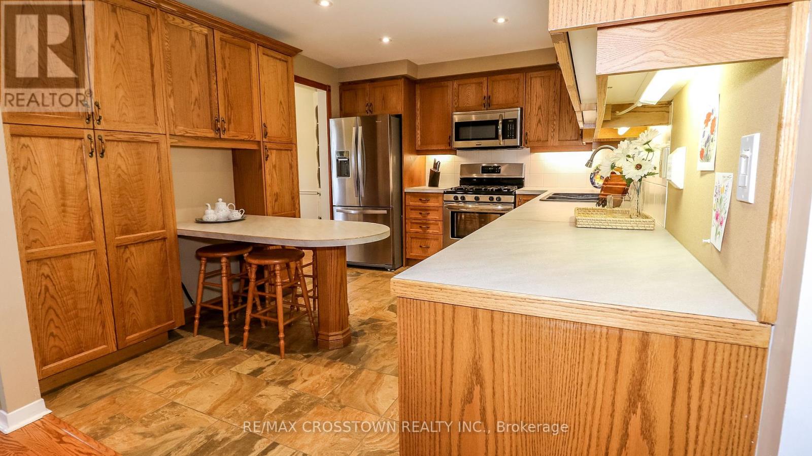74 Devins Drive, Aurora, Ontario  L4G 2Z4 - Photo 20 - N12165680