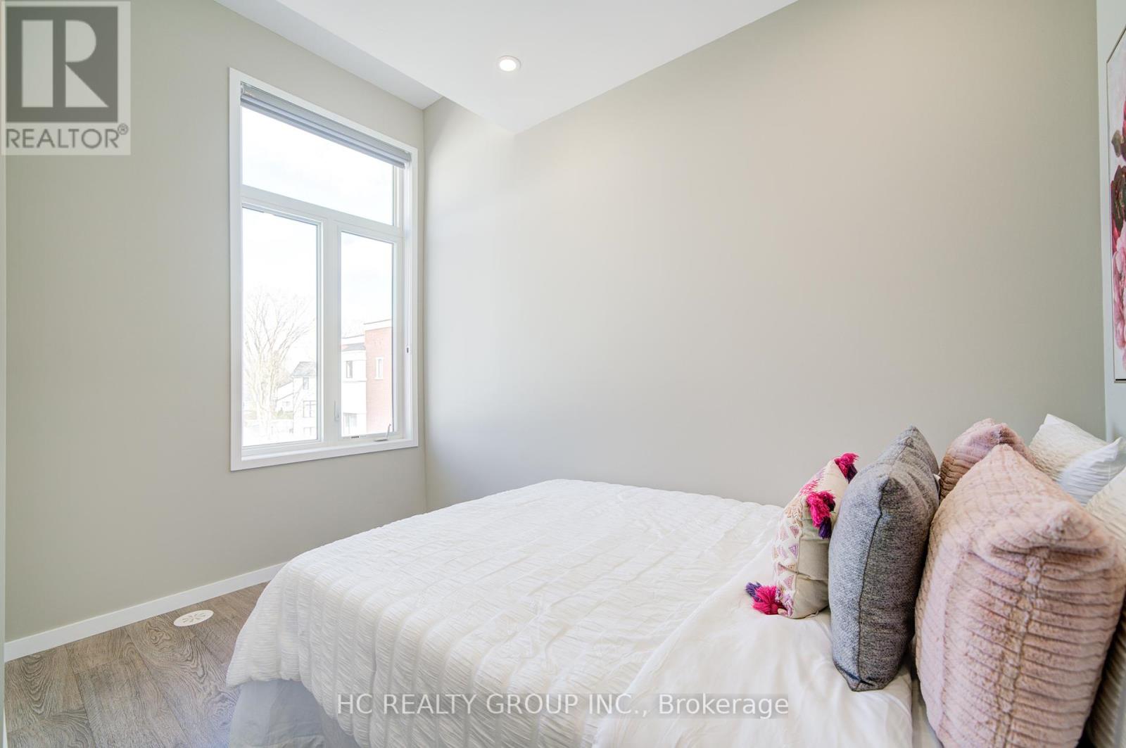25 Lafferty Lane, Richmond Hill, Ontario  L4C 0Z8 - Photo 17 - N12165915