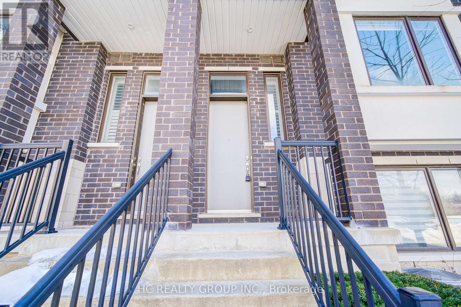 25 Lafferty Lane, Richmond Hill, Ontario  L4C 0Z8 - Photo 2 - N12165915