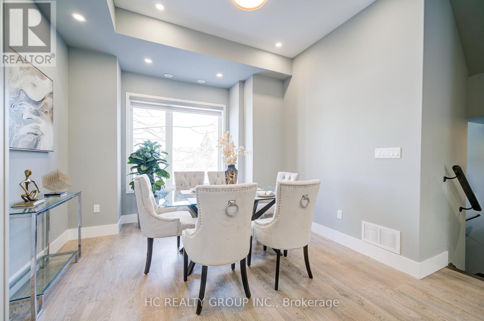 25 Lafferty Lane, Richmond Hill, Ontario  L4C 0Z8 - Photo 5 - N12165915