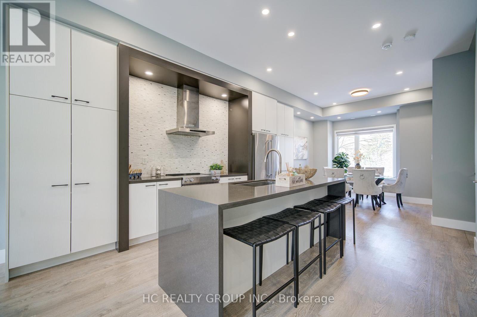 25 Lafferty Lane, Richmond Hill, Ontario  L4C 0Z8 - Photo 9 - N12165915