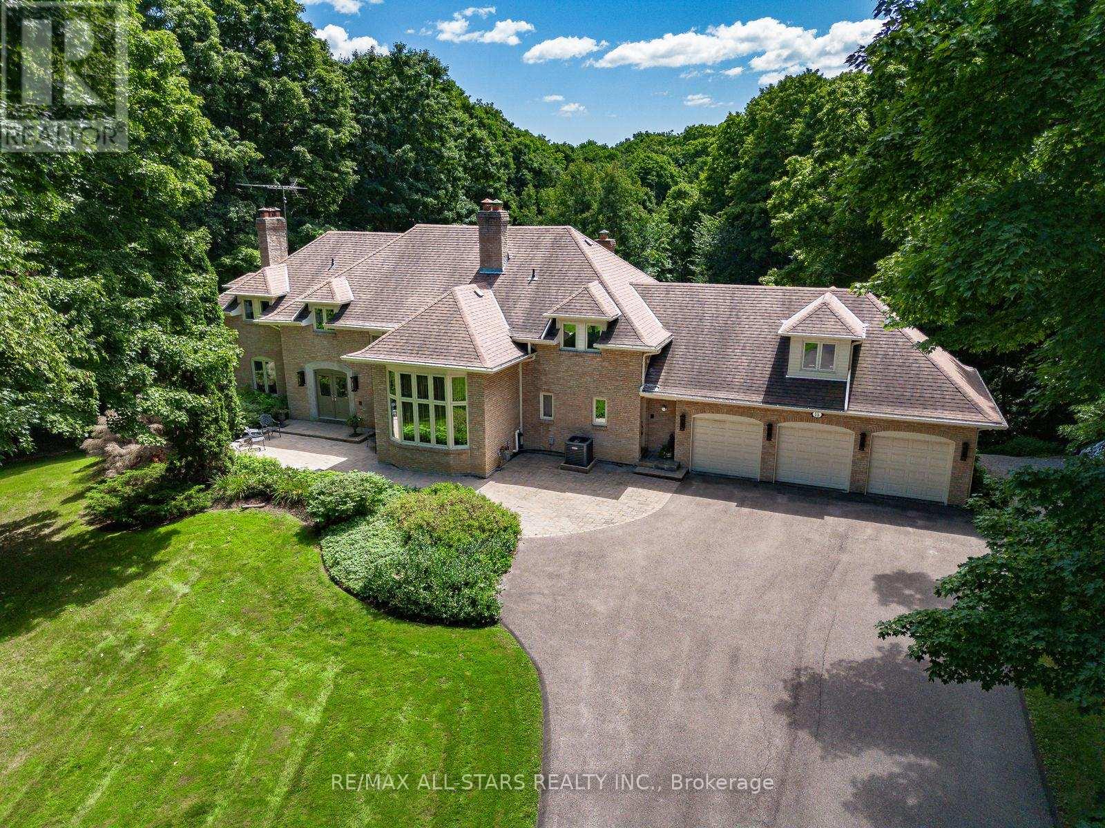 Property at 15 SKYRIDGE COURT image 1