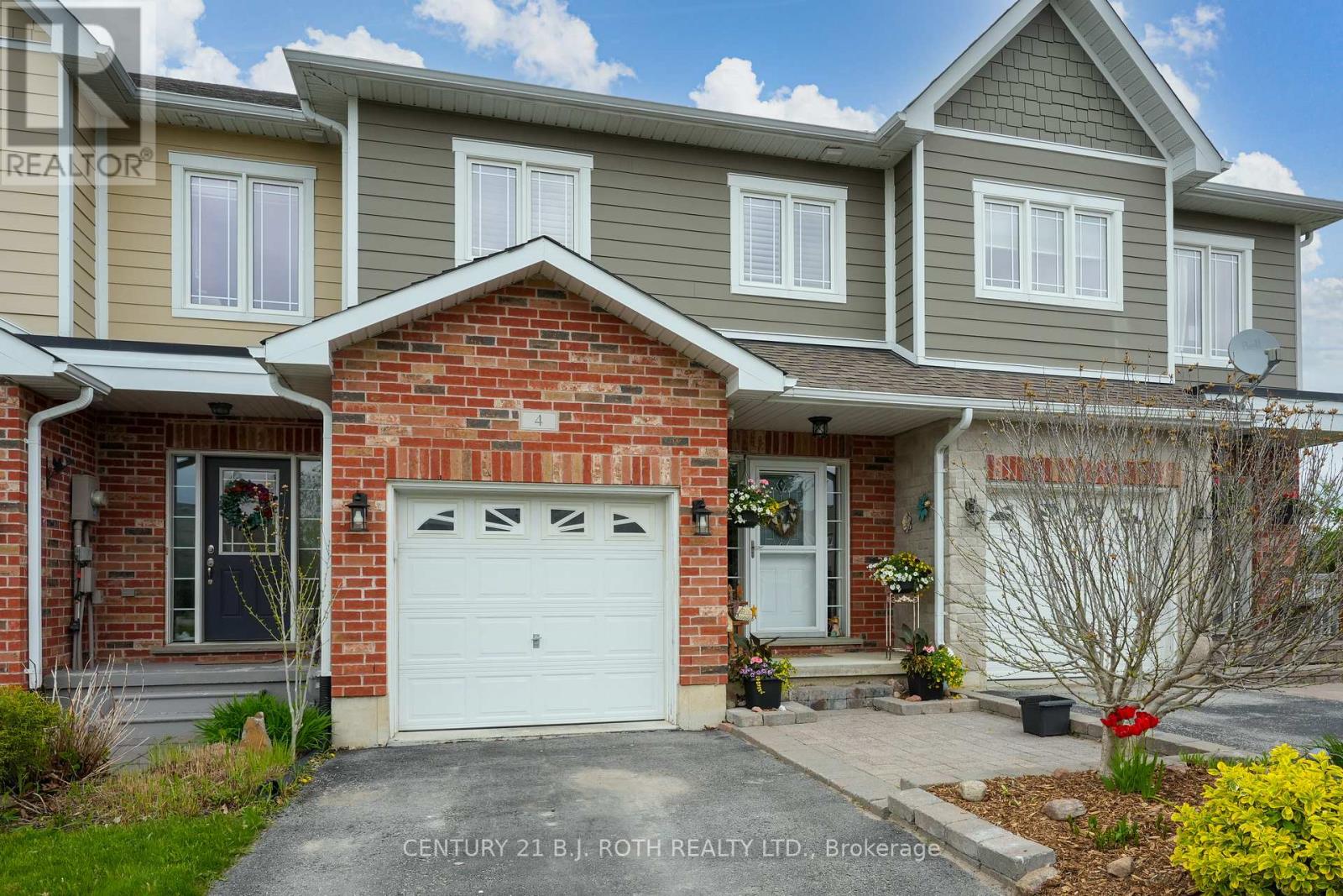 4 Claudio Crescent, Barrie, Ontario  L4N 6L5 - Photo 1 - S12165961
