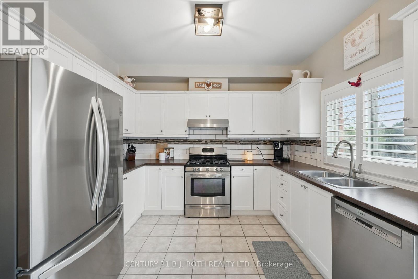 4 Claudio Crescent, Barrie, Ontario  L4N 6L5 - Photo 14 - S12165961