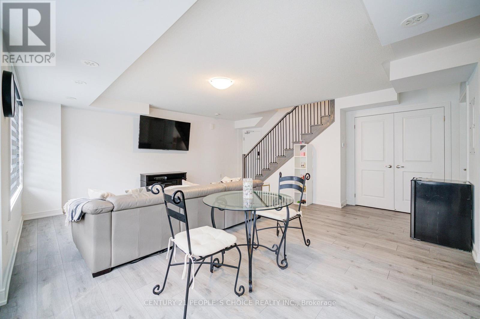 29 - 29 Magnolia Lane, Barrie, Ontario  L9J 0N9 - Photo 14 - S12166003