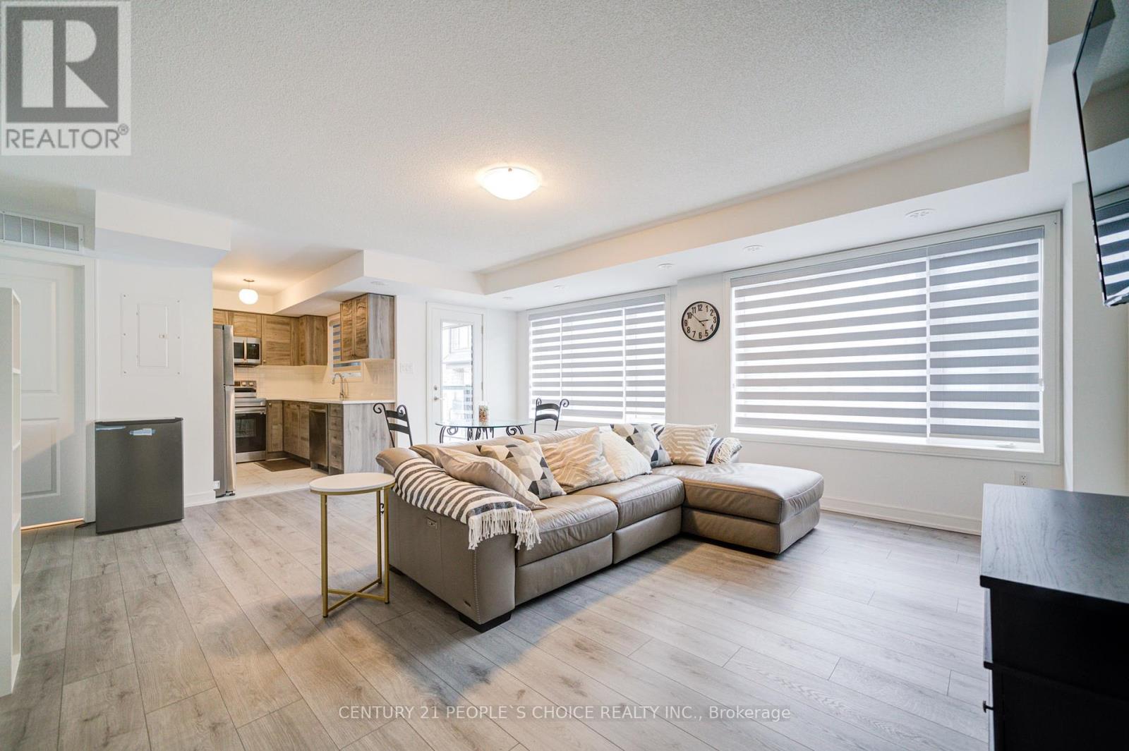 29 - 29 Magnolia Lane, Barrie, Ontario  L9J 0N9 - Photo 5 - S12166003