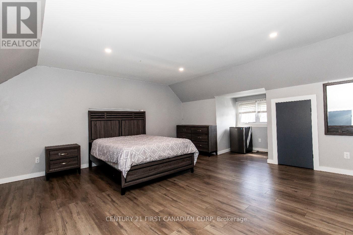 653 Talbot Street, London East, Ontario  N6A 2T6 - Photo 34 - X12166122