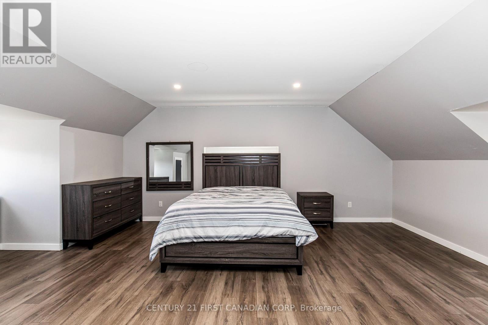 653 Talbot Street, London East, Ontario  N6A 2T6 - Photo 36 - X12166122