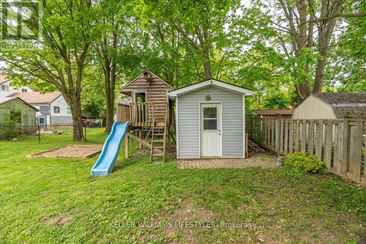583 St.clair Street, Warwick, Ontario  N0M 2S0 - Photo 41 - X12166158