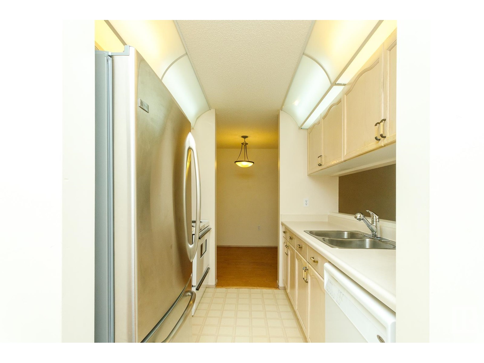 #305 10636 120 St Nw, Edmonton, Alberta  T5H 4L5 - Photo 5 - E4437839