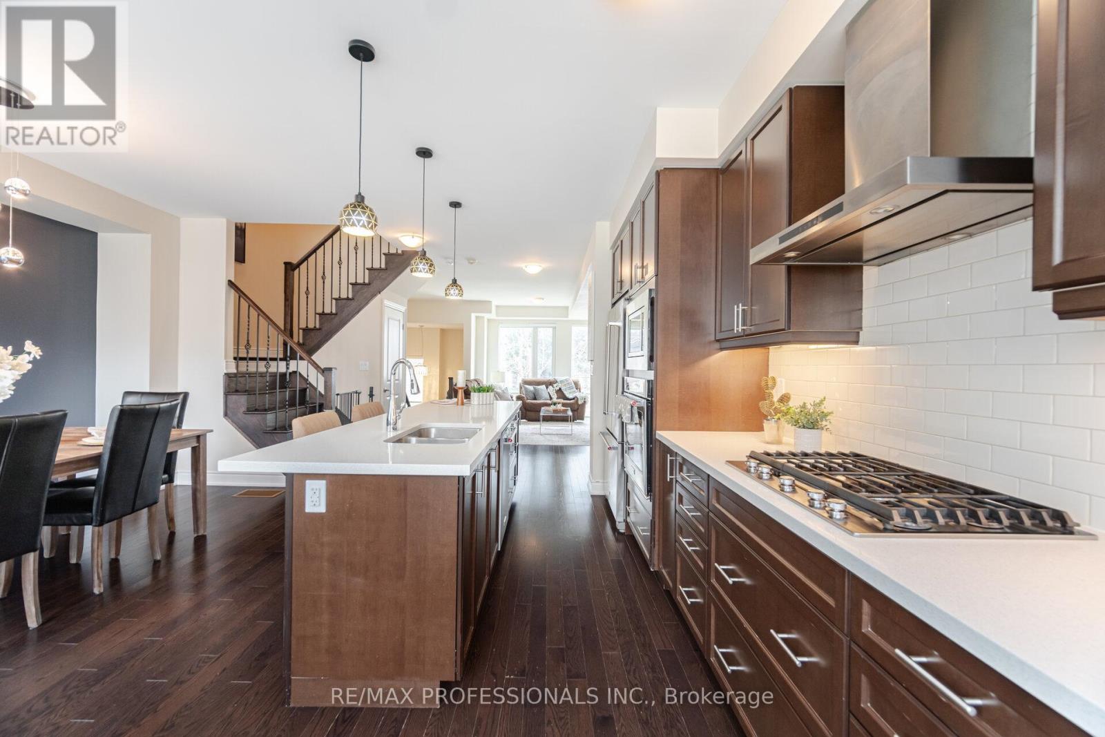 31 Pony Farm Drive, Toronto, Ontario  M9R 4B2 - Photo 11 - W12165668