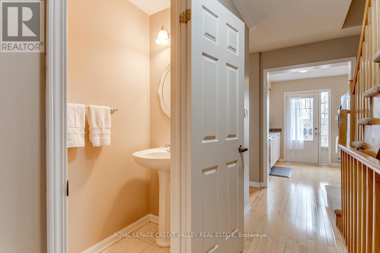 888 Fowles Court, Milton, Ontario  L9T 0Z8 - Photo 11 - W12165675
