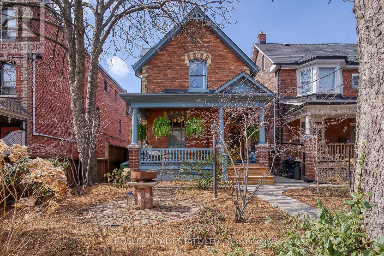 18 Gwynne Avenue, Toronto, Ontario  M6K 2C3 - Photo 2 - W12165697