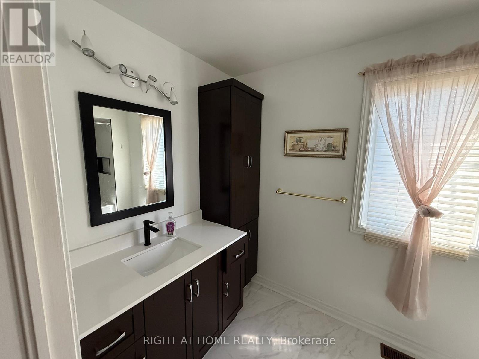 7405 Aspen Avenue, Mississauga (Meadowvale), Ontario  L5N 6N2 - Photo 13 - W12165790