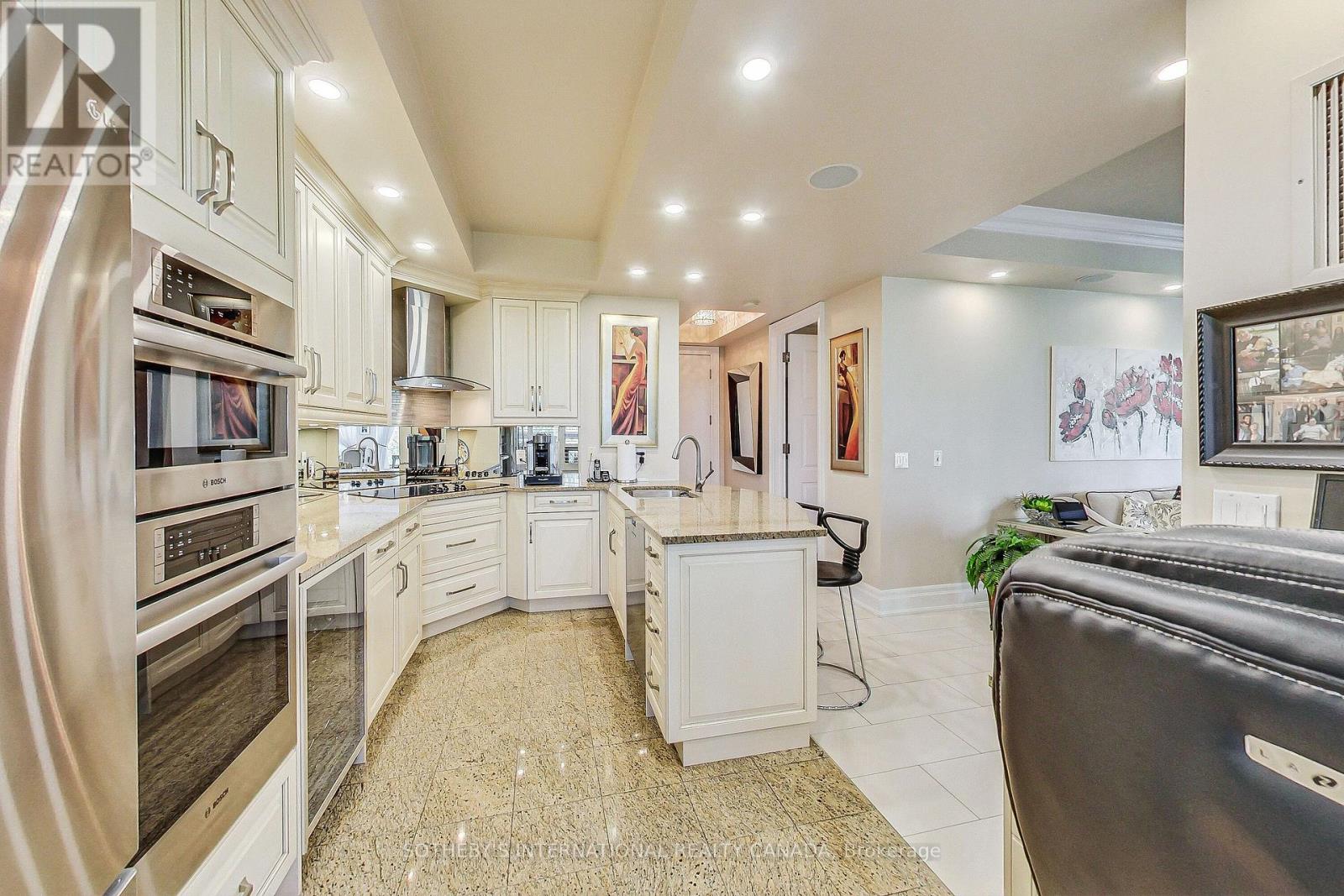 220 - 2095 Lake Shore Boulevard W, Toronto, Ontario  M8V 4G4 - Photo 18 - W12165813
