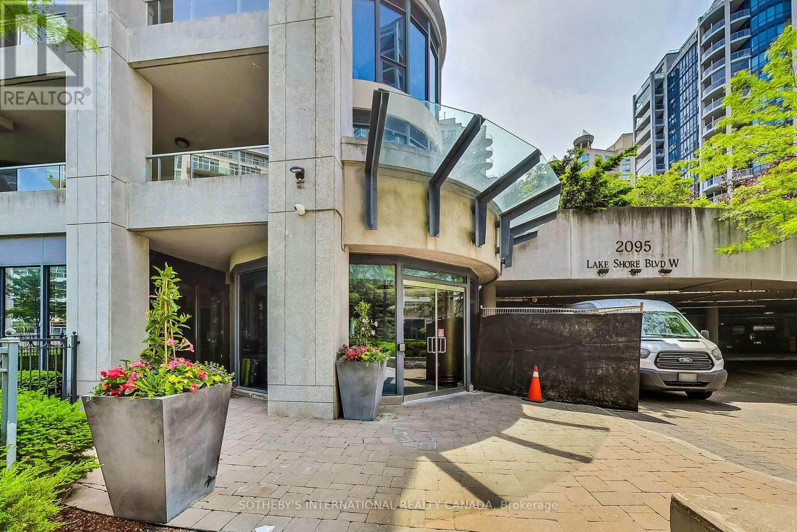 220 - 2095 Lake Shore Boulevard W, Toronto, Ontario  M8V 4G4 - Photo 3 - W12165813
