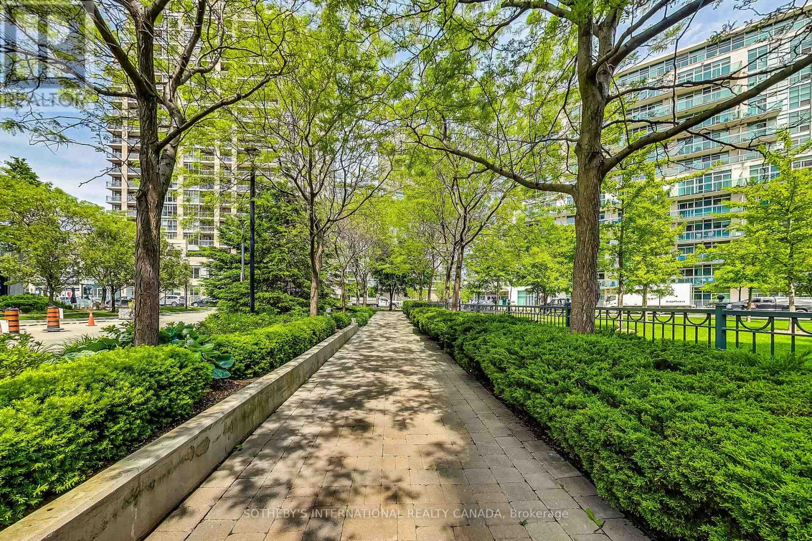 220 - 2095 Lake Shore Boulevard W, Toronto, Ontario  M8V 4G4 - Photo 4 - W12165813