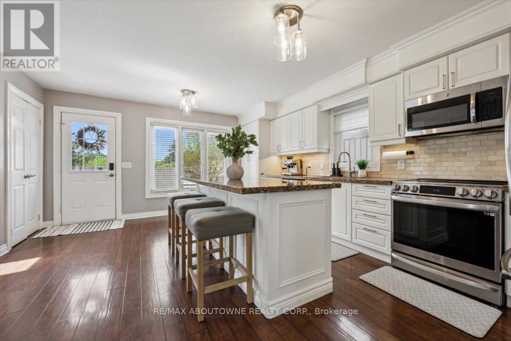 2622 Ironwood Crescent, Oakville, Ontario  L6H 6L9 - Photo 10 - W12165824