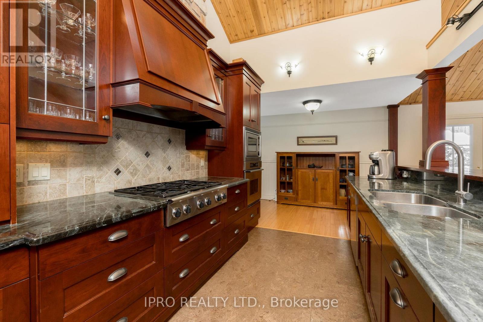 25 Orsi Road, Caledon, Ontario  L7C 1H6 - Photo 10 - W12165836