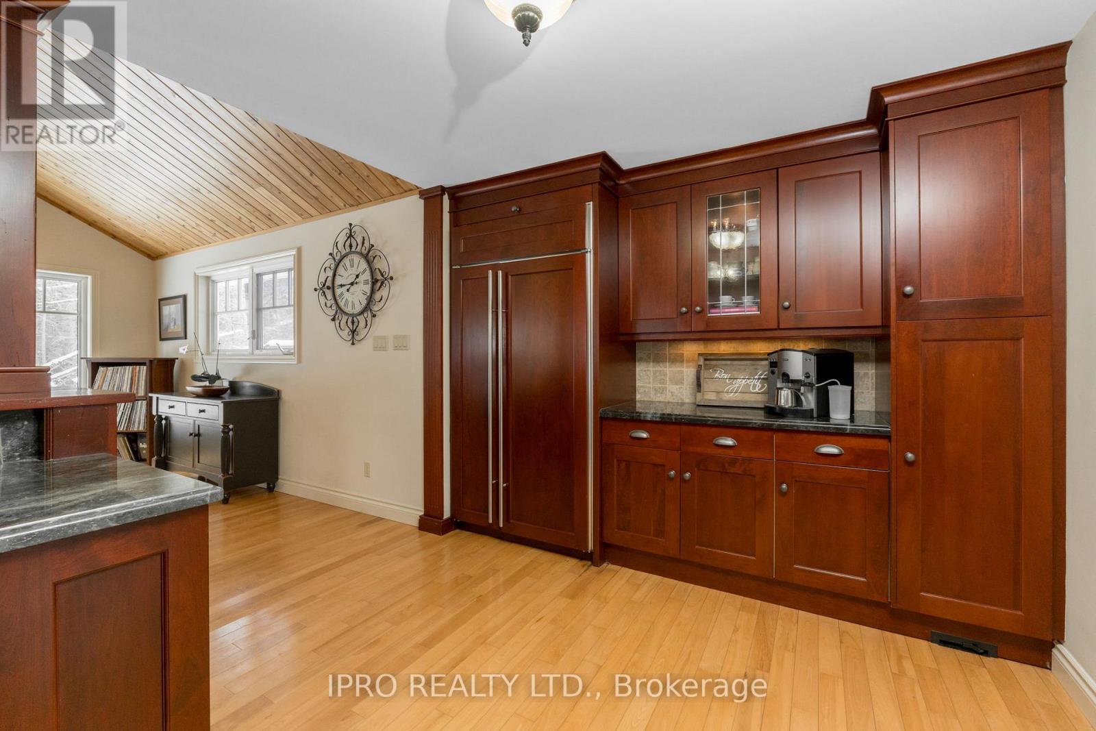 25 Orsi Road, Caledon, Ontario  L7C 1H6 - Photo 12 - W12165836