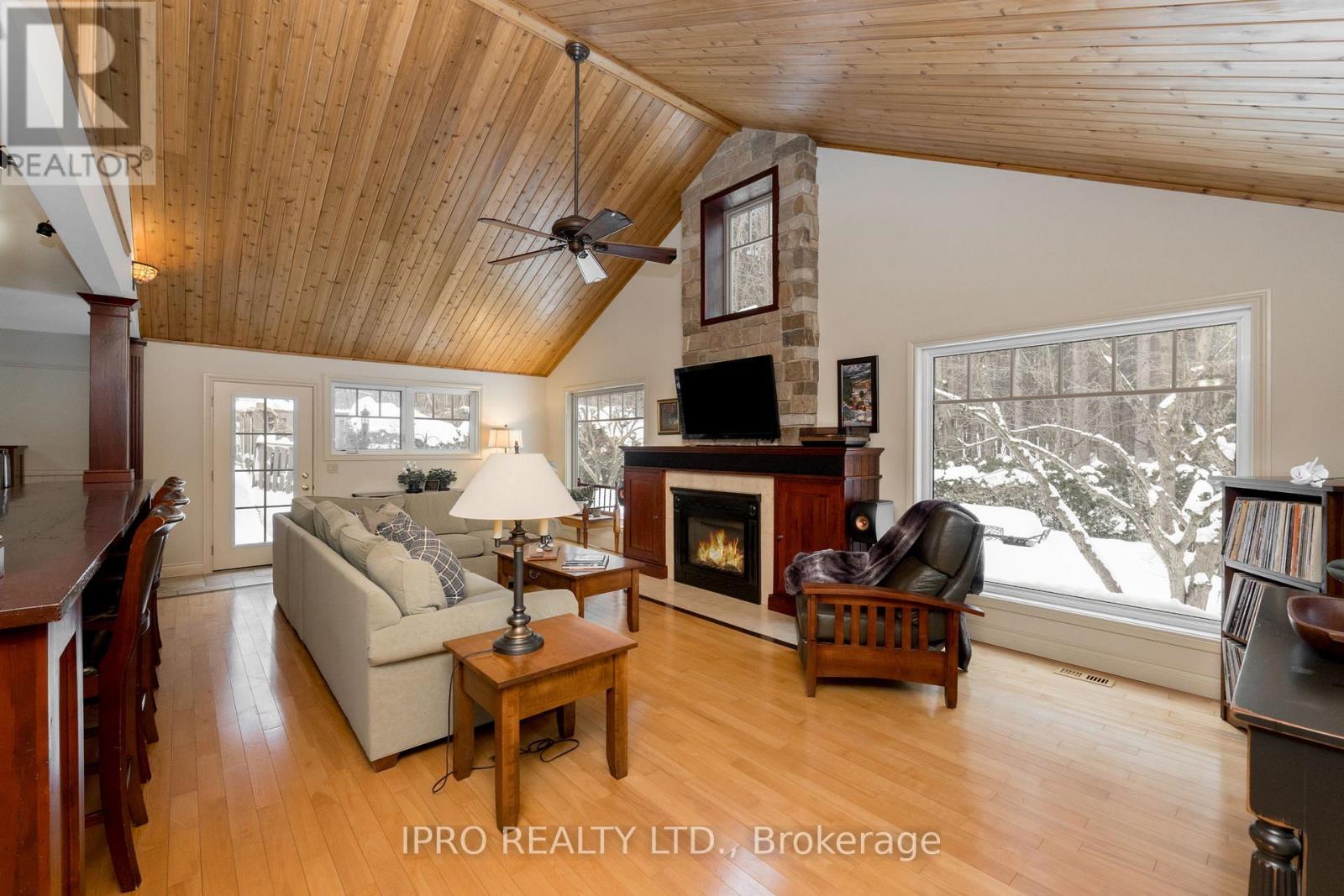 25 Orsi Road, Caledon, Ontario  L7C 1H6 - Photo 15 - W12165836