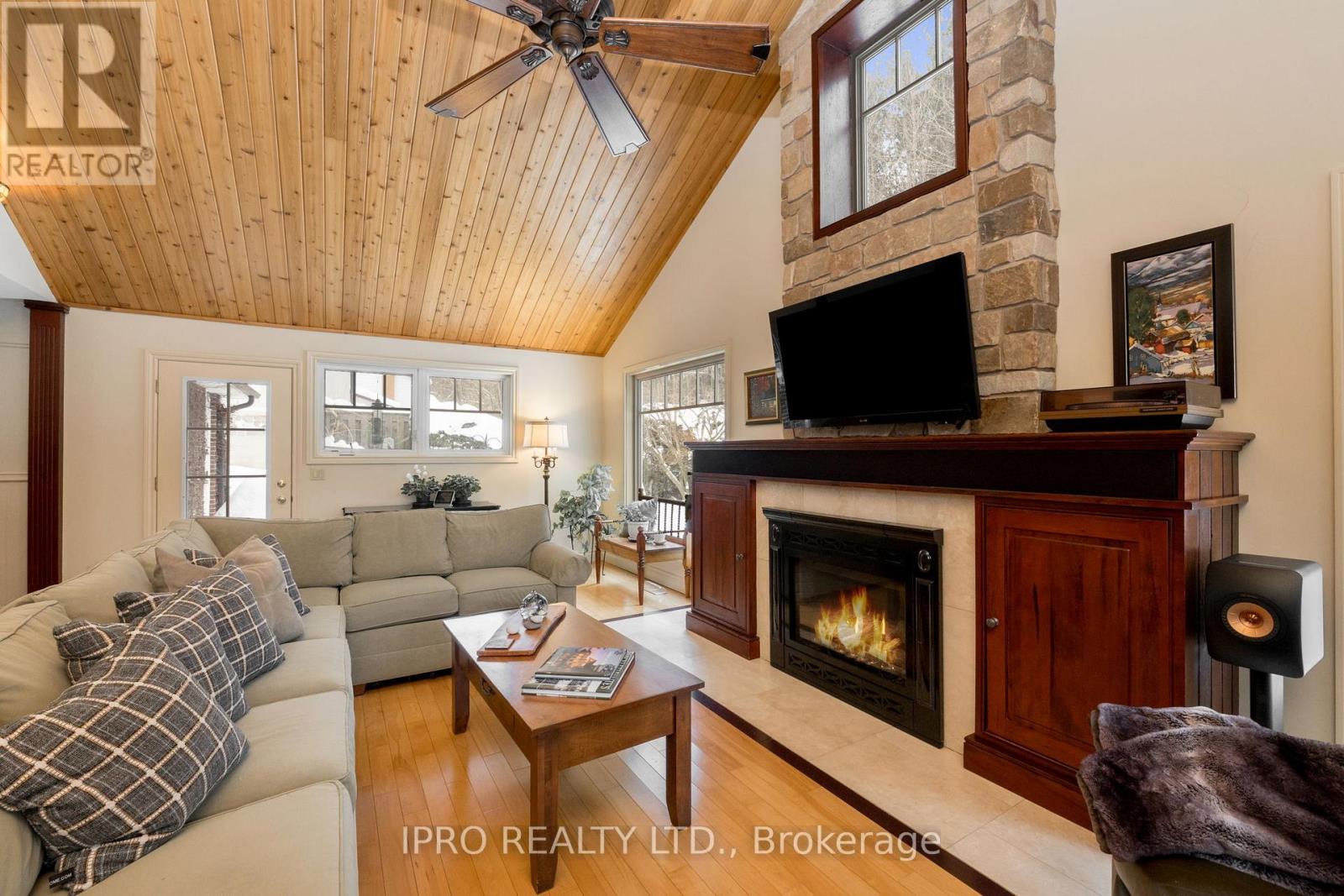 25 Orsi Road, Caledon, Ontario  L7C 1H6 - Photo 16 - W12165836