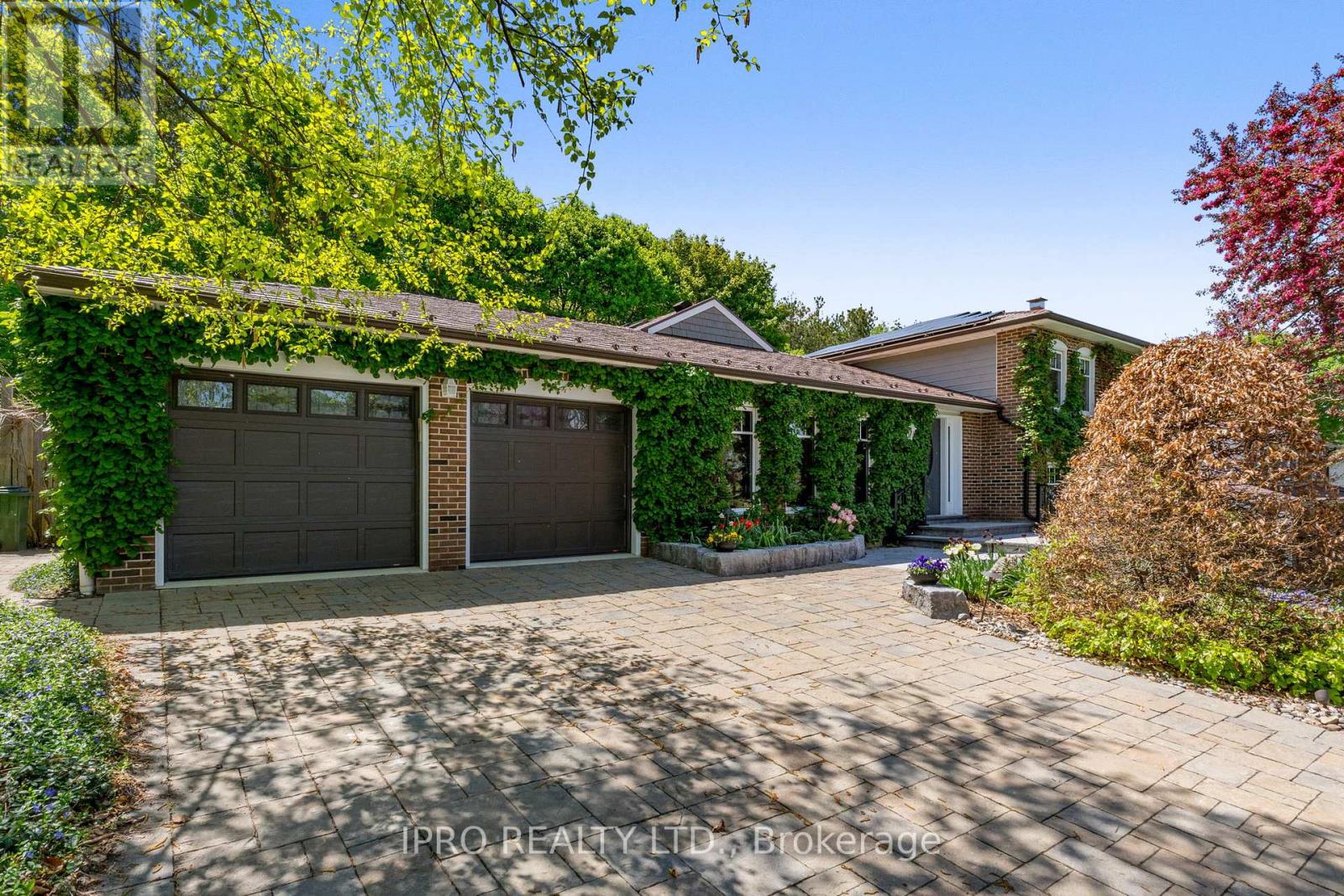 25 Orsi Road, Caledon, Ontario  L7C 1H6 - Photo 3 - W12165836