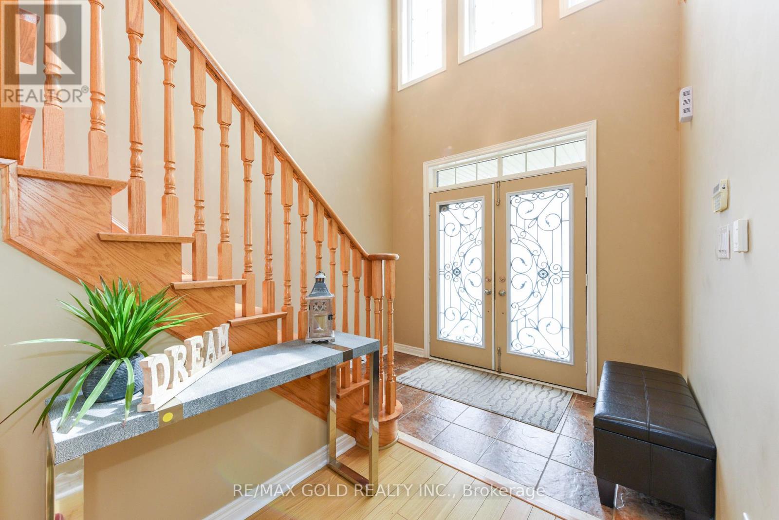 35 Amaranth Crescent, Brampton (Northwest Sandalwood Parkway), Ontario  L7A 0L7 - Photo 3 - W12165913