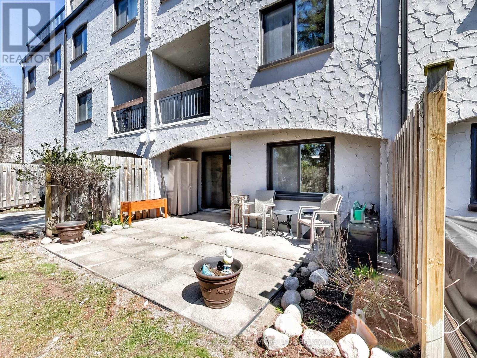 5 - 1008 Falgarwood Drive, Oakville, Ontario  L6H 2P5 - Photo 1 - W12165946