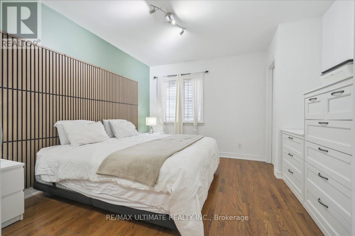 153 Aileen Avenue, Toronto, Ontario  M6M 1G1 - Photo 11 - W12165954