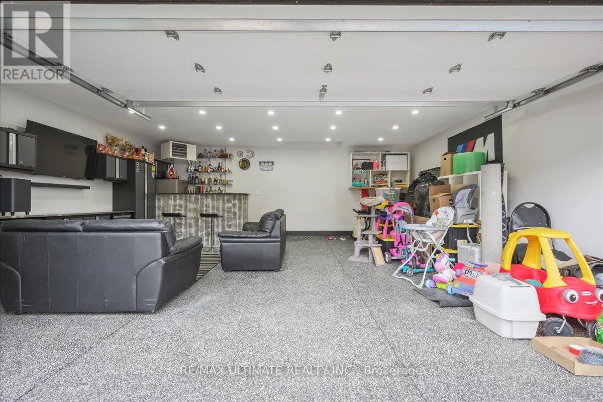 153 Aileen Avenue, Toronto, Ontario  M6M 1G1 - Photo 32 - W12165954