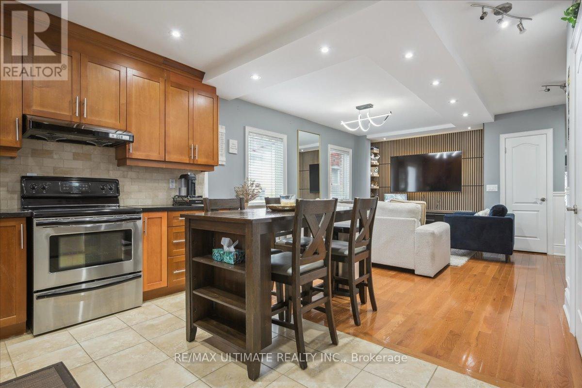 153 Aileen Avenue, Toronto, Ontario  M6M 1G1 - Photo 4 - W12165954