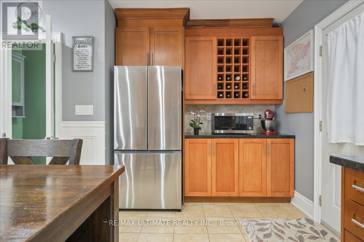 153 Aileen Avenue, Toronto, Ontario  M6M 1G1 - Photo 5 - W12165954