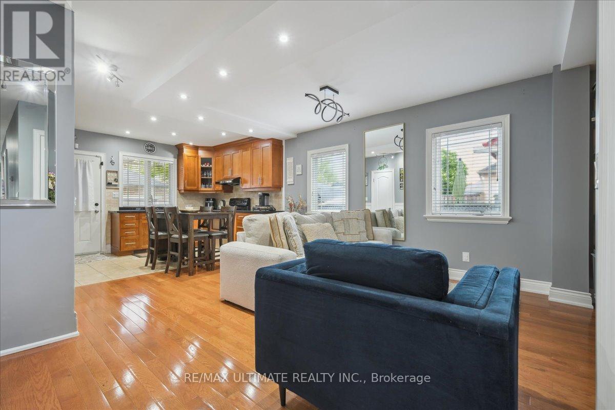 153 Aileen Avenue, Toronto, Ontario  M6M 1G1 - Photo 6 - W12165954