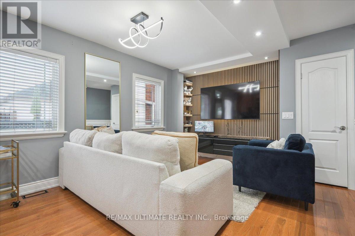 153 Aileen Avenue, Toronto, Ontario  M6M 1G1 - Photo 7 - W12165954
