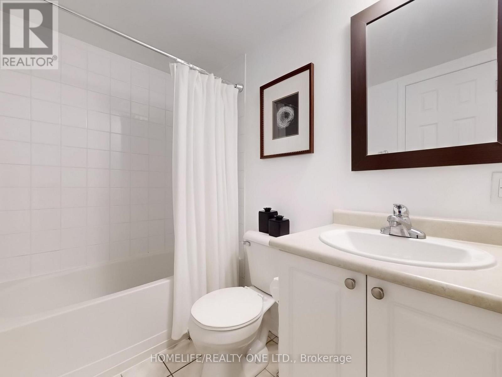 Th145 - 25 Elsie Lane, Toronto, Ontario  M6P 3N3 - Photo 23 - W12165963