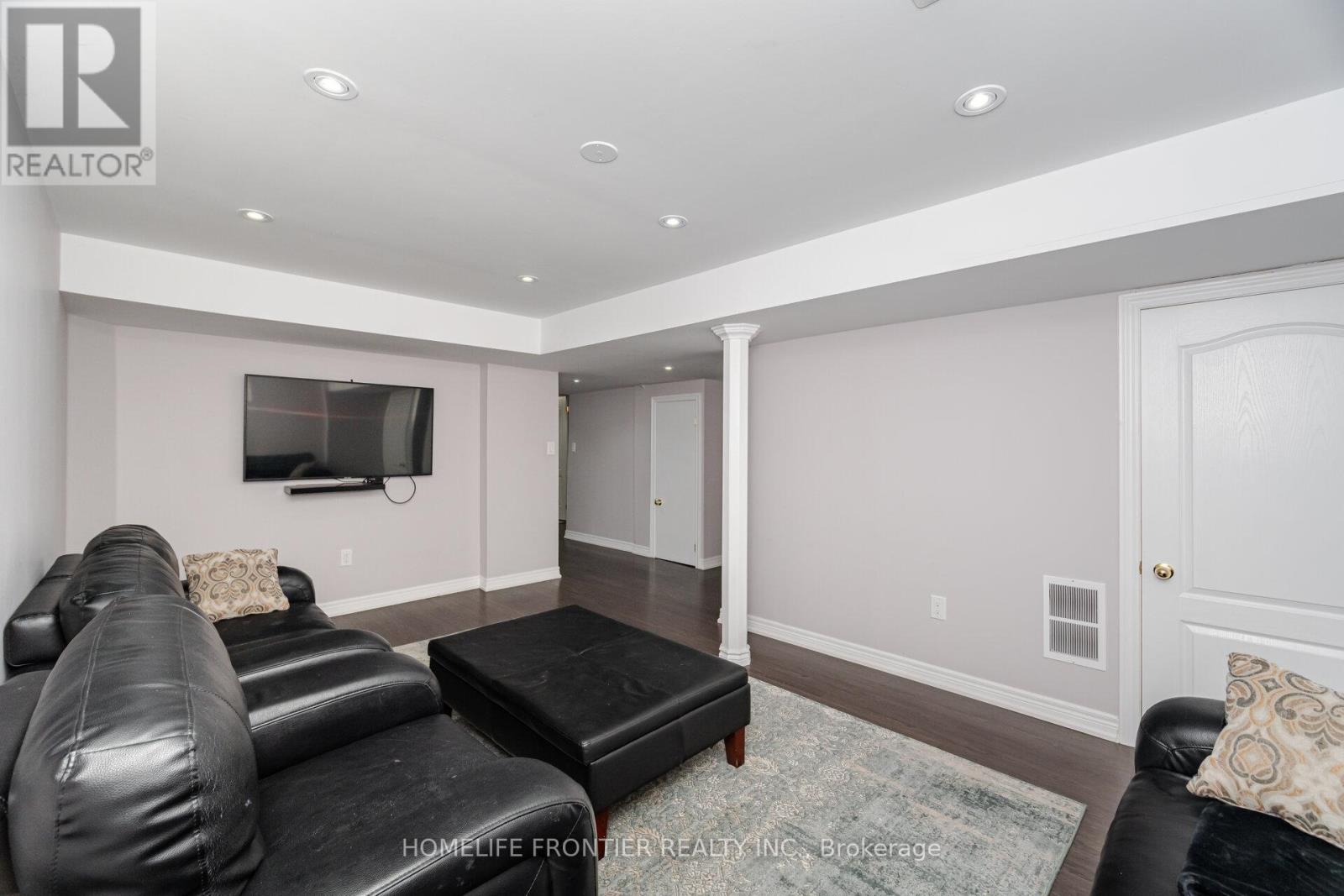 88 Wood Circle, Caledon, Ontario  L7E 1R3 - Photo 32 - W12166013