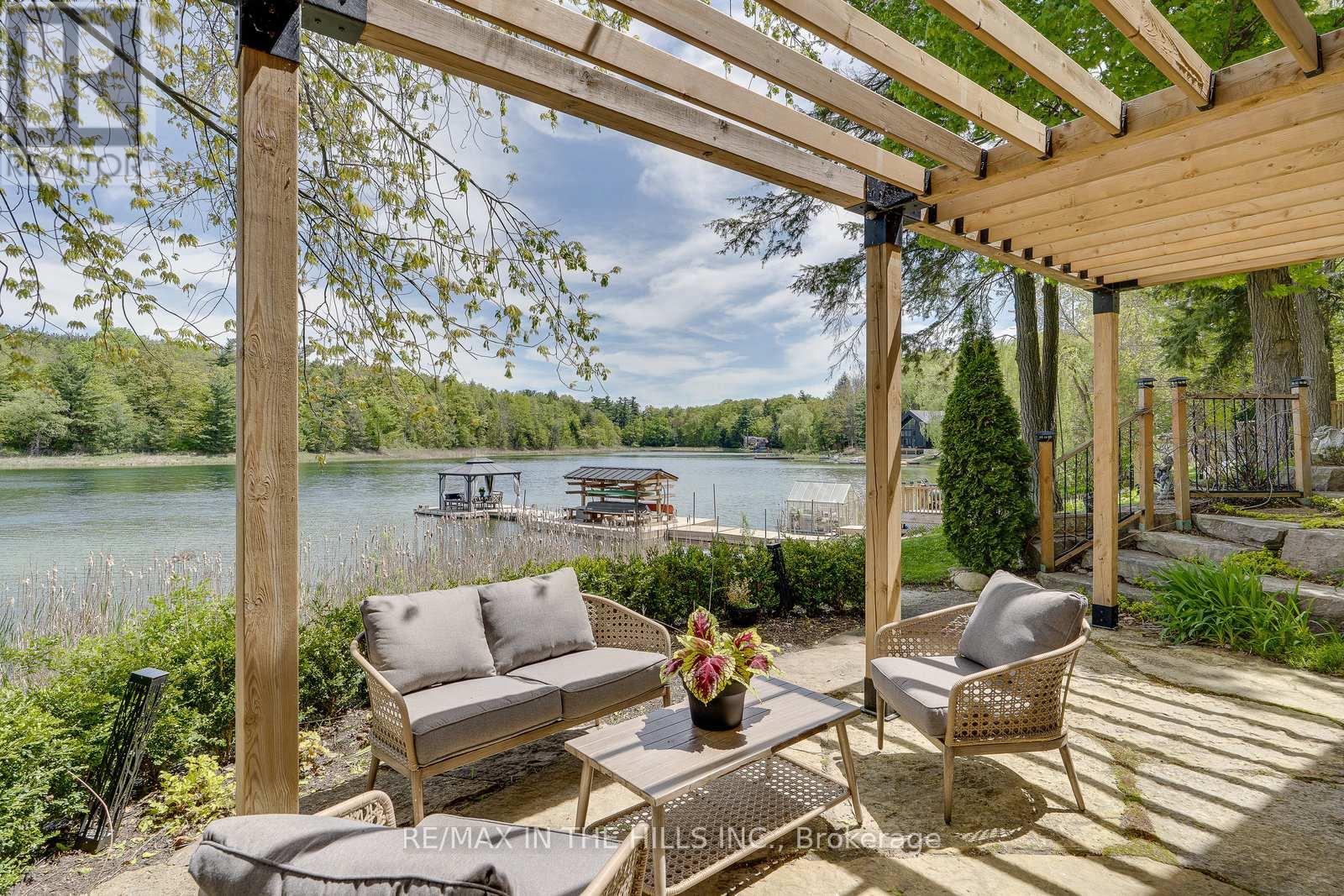 Property at 143 - 143 GREEN LAKE ROAD W image 1
