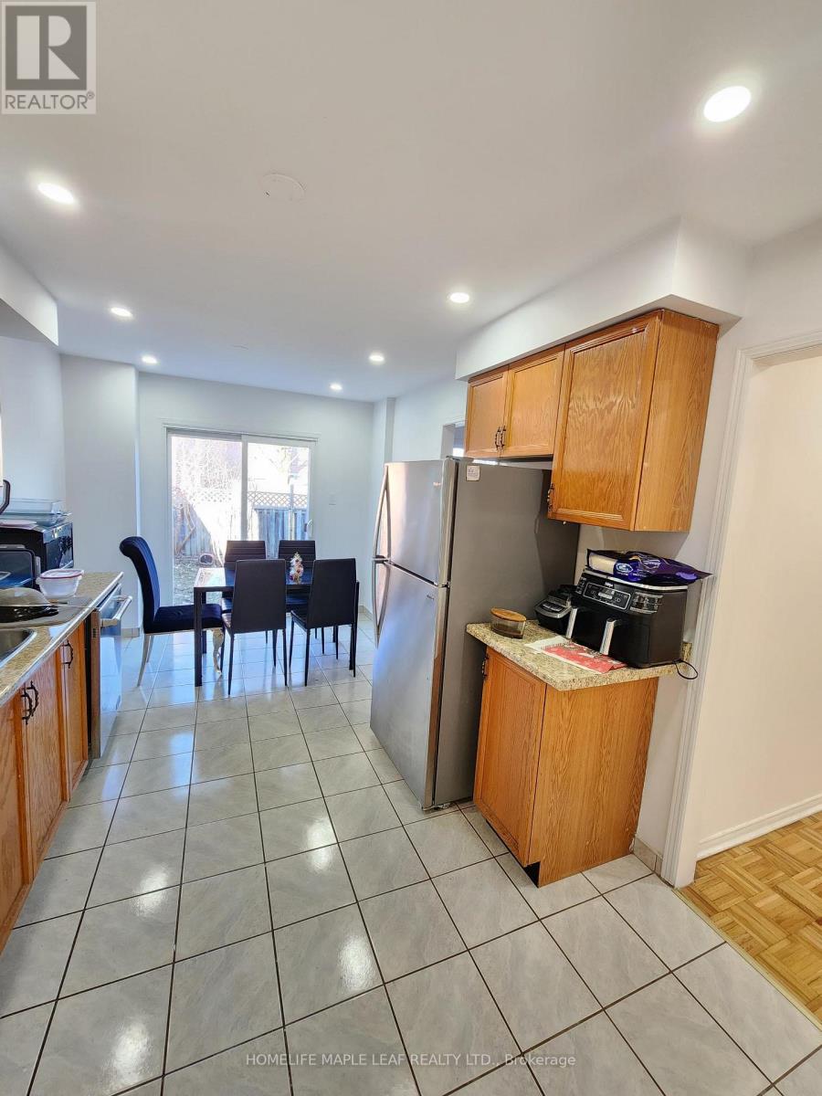 Upper - 82 Stanwell Drive, Brampton, Ontario  L6Z 3Z2 - Photo 10 - W12166072