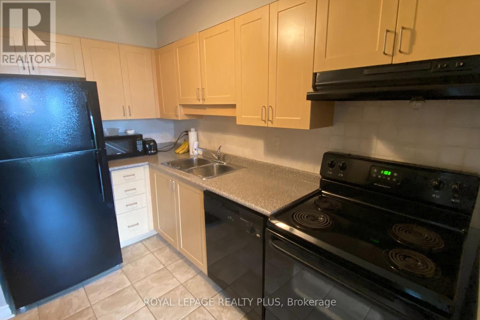 811 - 3501 Glen Erin Drive, Mississauga (Erin Mills), Ontario  L5L 2E9 - Photo 8 - W12166080