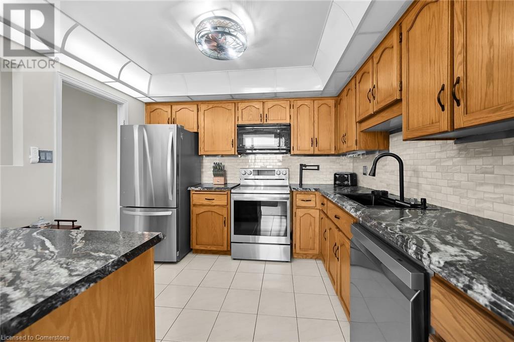 6 Village Green Boulevard Unit# 604, Hamilton, Ontario  L8G 5B7 - Photo 12 - 40732573